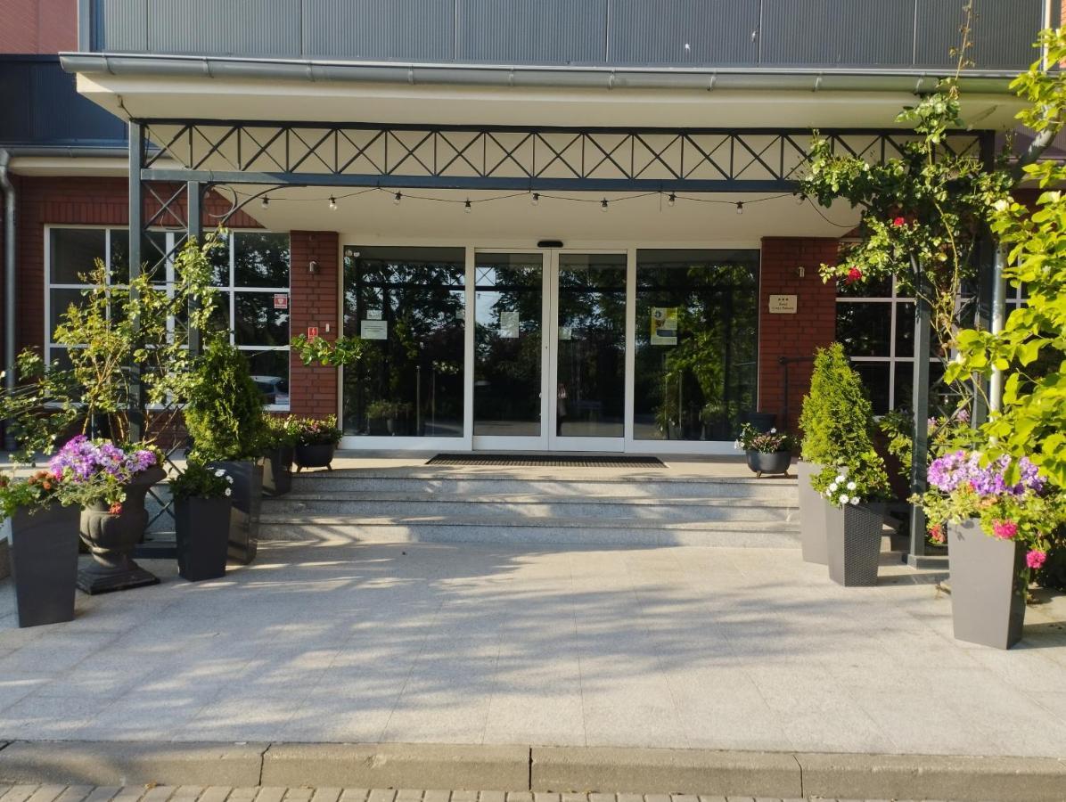 Hotel Greys Polonia Zasutowo Exterior photo